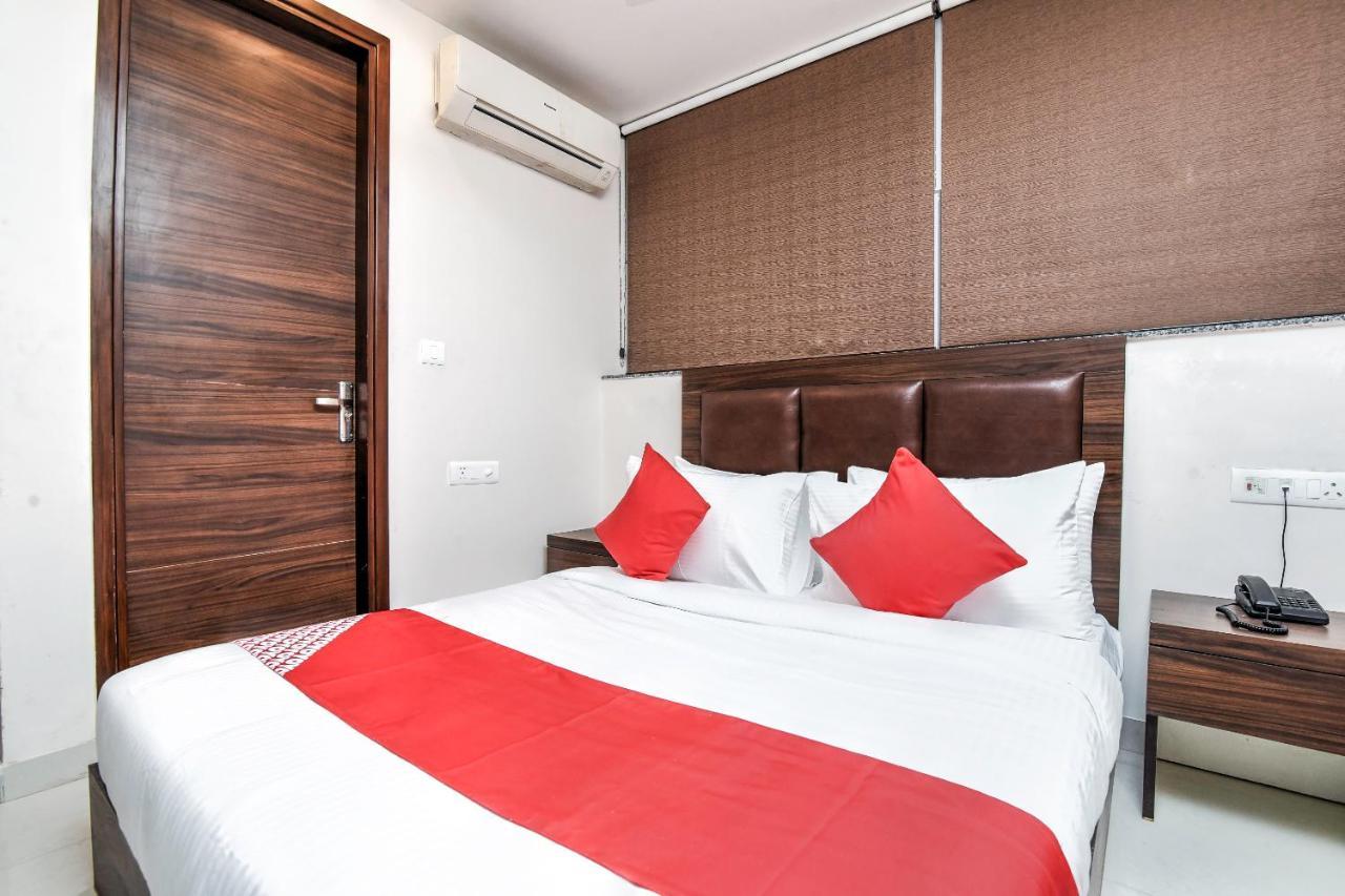Oyo 80678 Shreenath Residency Nowe Delhi Zewnętrze zdjęcie